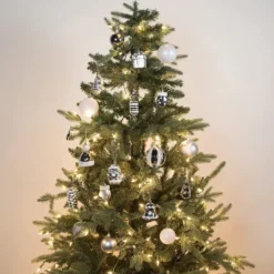 81pcs White And Silver Christmas Ornaments 10 81pcs White And Silver Christmas Ornaments -Christmas Decorations Store 81 Pcs Assorted Shape Christmas Ornaments SilverampWhite 4 result 600x600 1