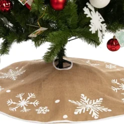 Snowflakes Christmas Tree Skirt Decoration 36in -Christmas Decorations Store Burlap Snowflake Christmas Tree Skirt 36in 3 result 600x567 1