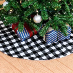Buffalo Plaid Christmas Tree Skirt 36in