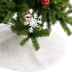White Fur Christmas Tree Skirt 36in -Christmas Decorations Store Faux Christmas Tree Skirt Snowy White 36in 5 600x552 1