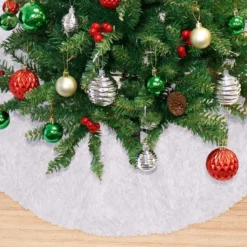 White Fur Christmas Tree Skirt 36in -Christmas Decorations Store Faux Christmas Tree Skirt Snowy White 36in 6 600x600 1