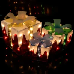 3pcs Light Up Gift Box Christmas Decoration -Christmas Decorations Store Set of 3 Snow Christmas Lighted Gift Boxes 6 result 600x600 1